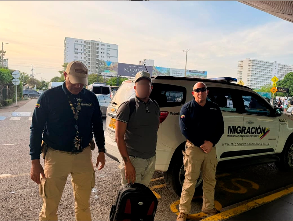 Migración Colombia expulsa a dominicano con documentación presuntamente falsa en Cartagena 1