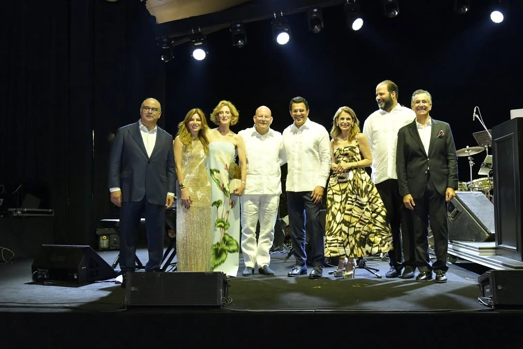 celebracion de los 60 años de la firma de moda del diseñador Oscar de la Renta