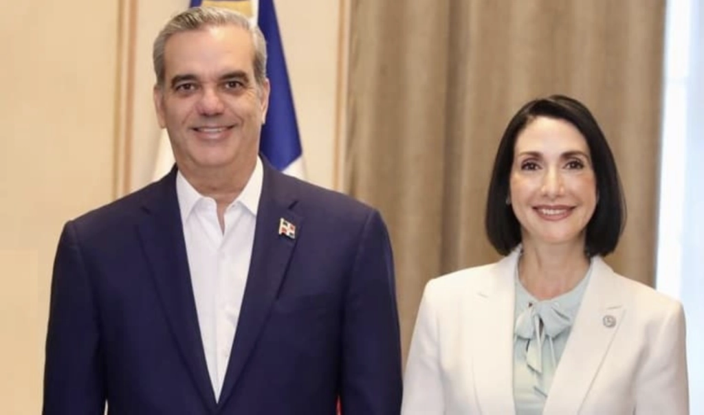 luis abinader junto a su esposa raquel arbaje luis abinader junto a su esposa raquel arbaje