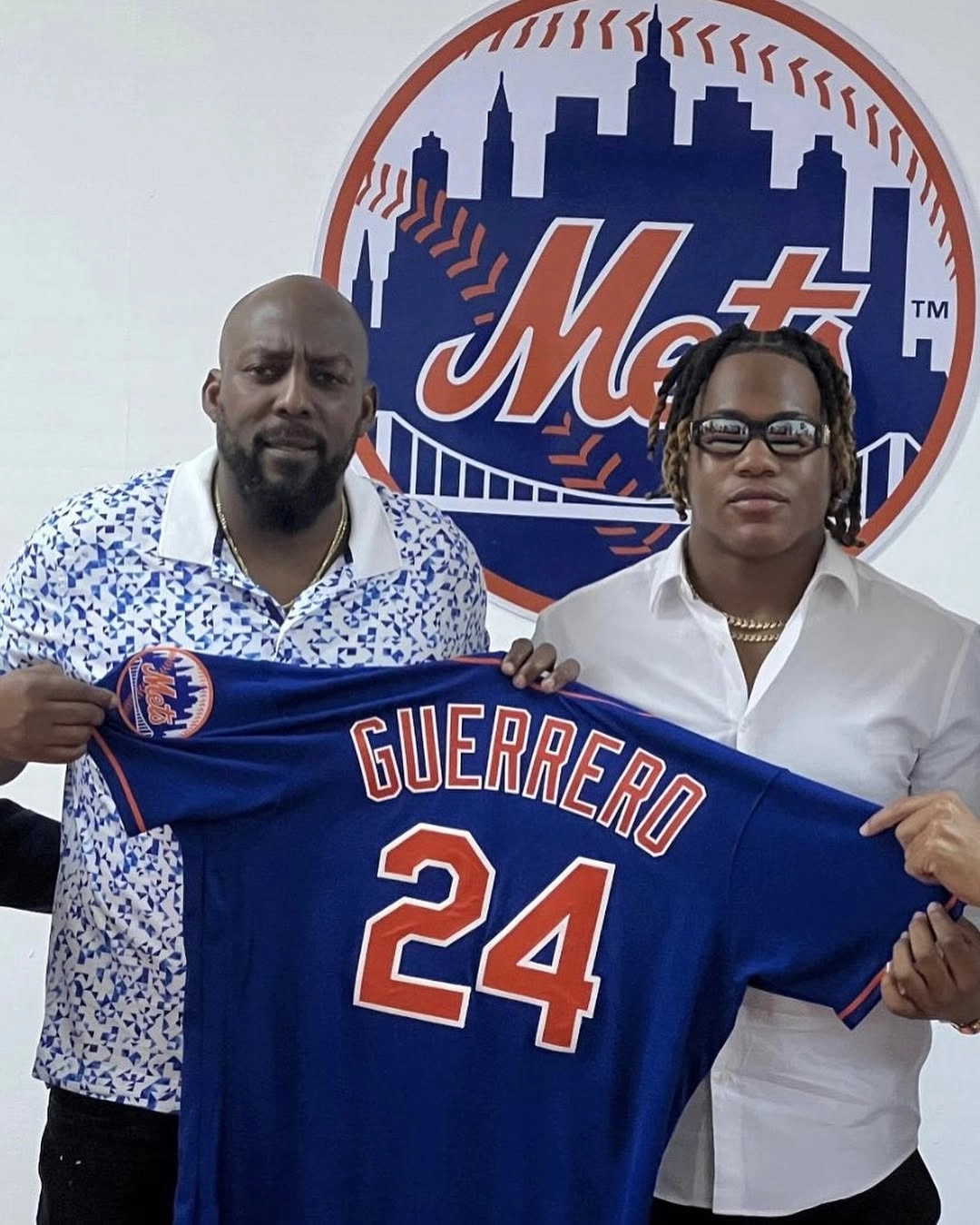 momento cuando firmaron a vlady miguel